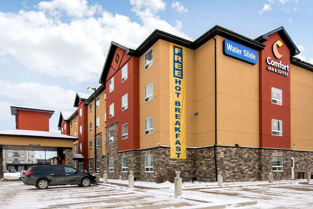 Comfort Inn & Suites Red Deer Exterior photo